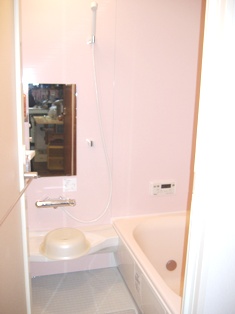 浴室・トイレ・配管の交換と内装リフォームの案件です。